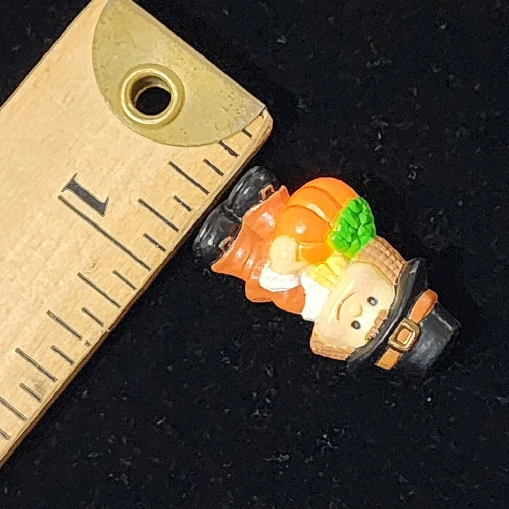 Russ Berrie Vintage Thanksgiving Pilgrim Girl Pumpkin Brooch Pin Holiday Jewelry